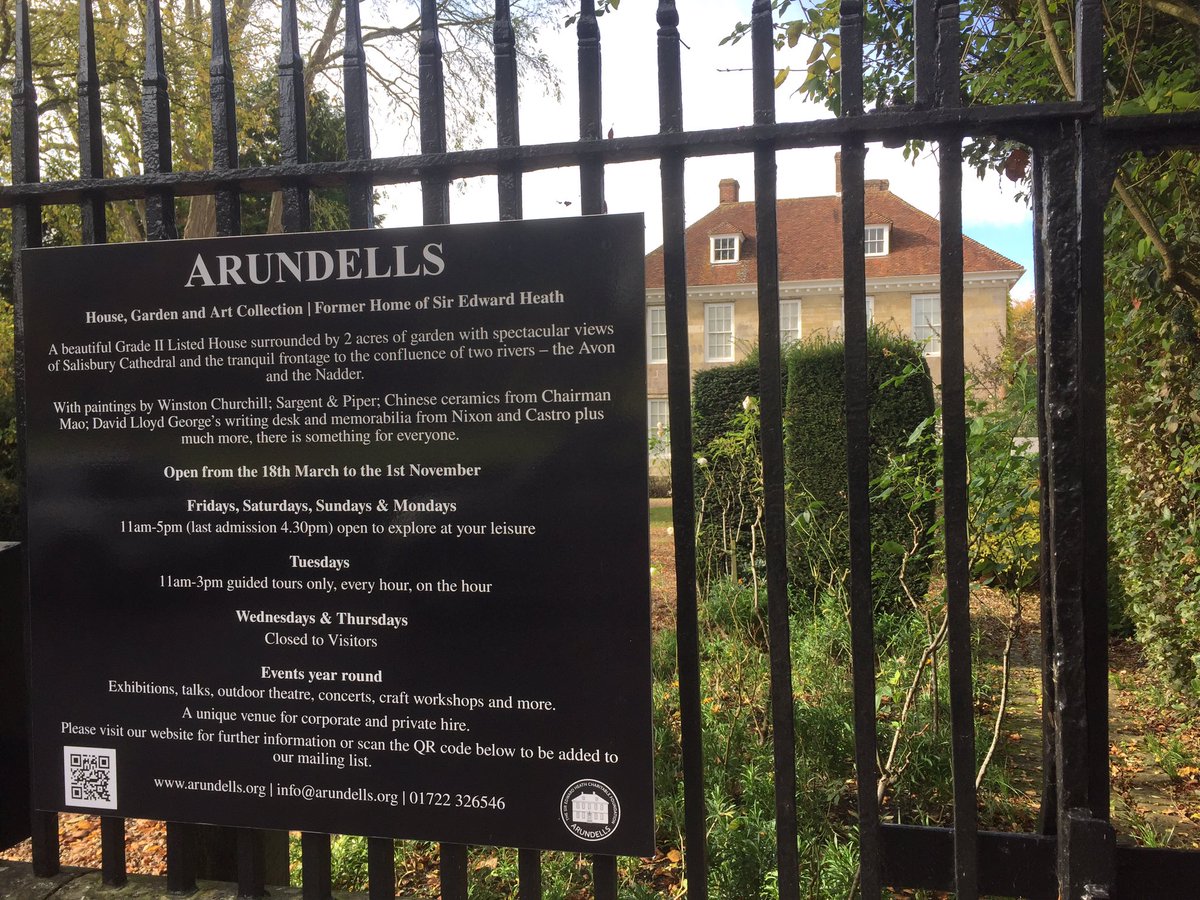 andym_editor's tweet photo. What better place to chat to people about the fifth PM in six years than outside the home of the late Sir Edward Heath (70-74) in Cathedral Close, Salisbury. @journalupdate 
#Arundells https://t.co/D7iSe6yaZc