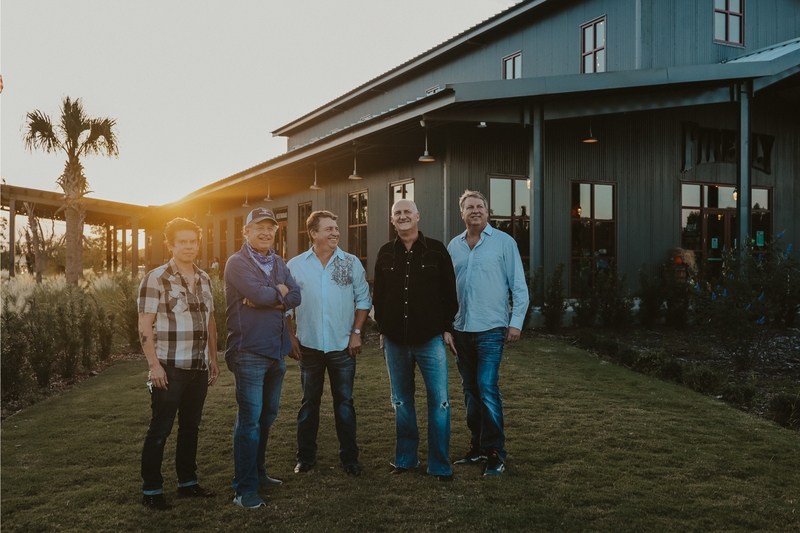 ANNOUNCING the <a href="/thebluedogs/">Blue Dogs</a> return to the <a href="/VisuliteTheatre/">Visulite Theatre</a> on 12/16! 
ON SALE NOW 👇
visulite.com/showDetails.cf…