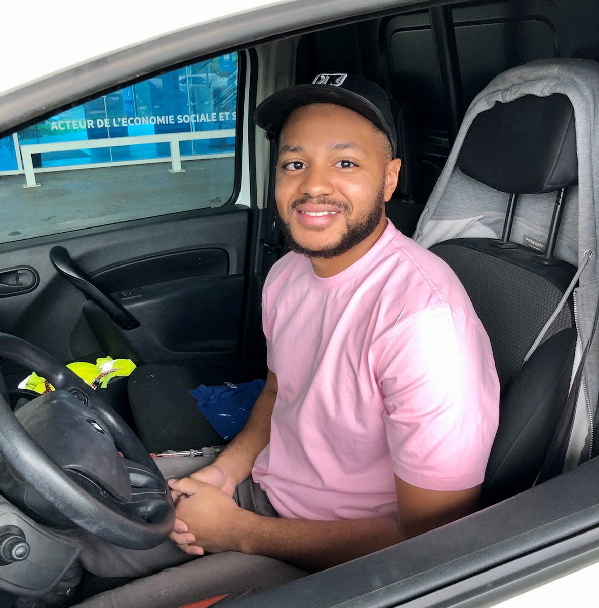 [#OctobreRose ]
Cette année, l'association 🎗Ruban Rose célèbre la 29ème édition d'#OctobreRose, sa campagne de lutte contre le #cancerdusein.
SOLIHA Provence a marqué son soutien, en organisant un dress code rose mardi 25 octobre. Retour en images sur cette journée 🎀rose