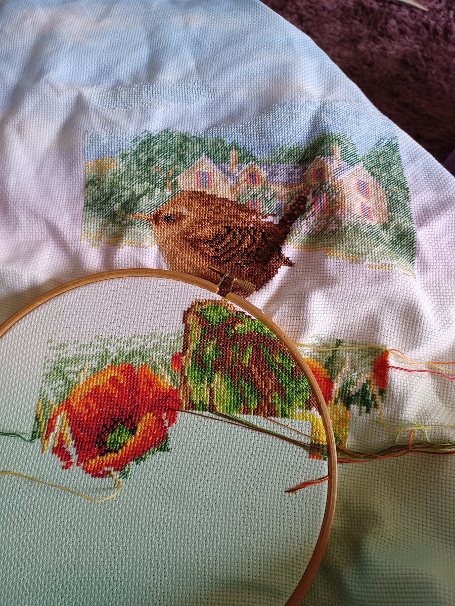 leo181711's tweet image. Almost 5hrs of stitching, 500 stitches done, approx 4000 stitches left to stitch 😱😱 #TakingForever