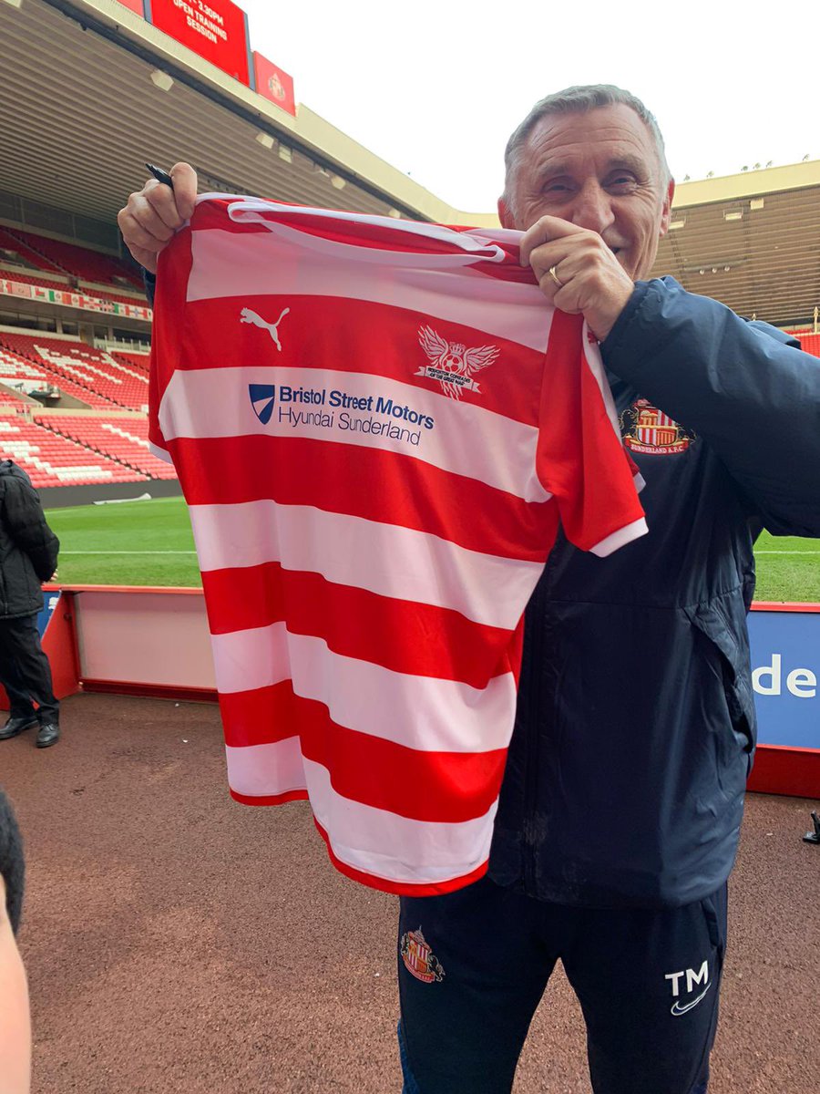 HCGWFC's tweet photo. Big Tony loves the Coms! https://t.co/PuBJClHZd7