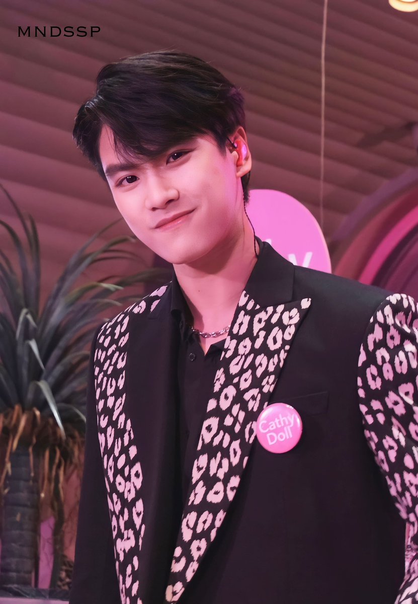 เป็นเสือตาแป๋วๆ 🥹

#ohmpawat
#LeopardPartyCCcathyDoll