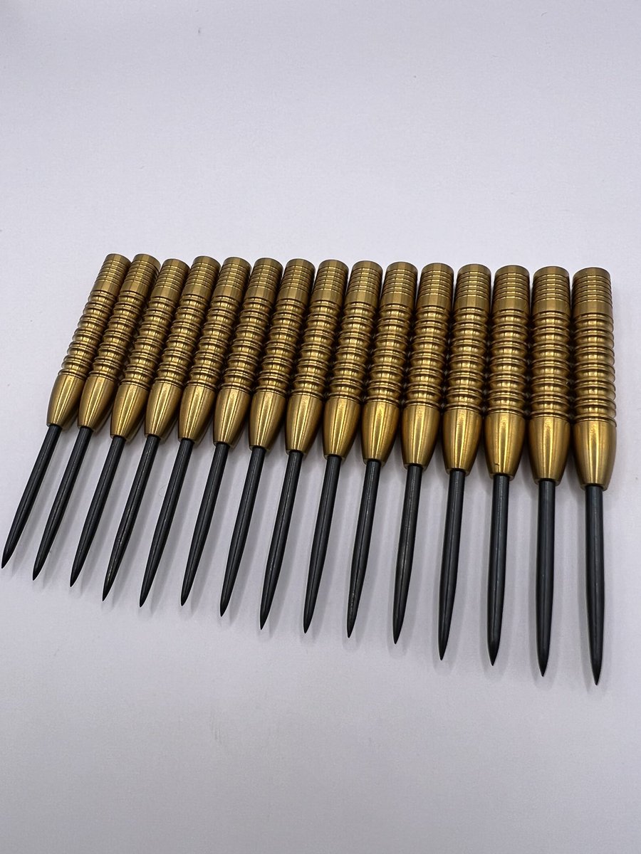 DartsFactory01's tweet photo. Final Design to Finished Product for Ted Leifer 

16g 95% Tungsten
38.3 x 6.3mm

Inspired by a Soft tip John Part Hero barrel, with a Gabriel Clemens nose shape, ring grip at the rear with the purist style grip in the middle, finished with a gold PVD coating

What do you think? https://t.co/dUhU5naCVI