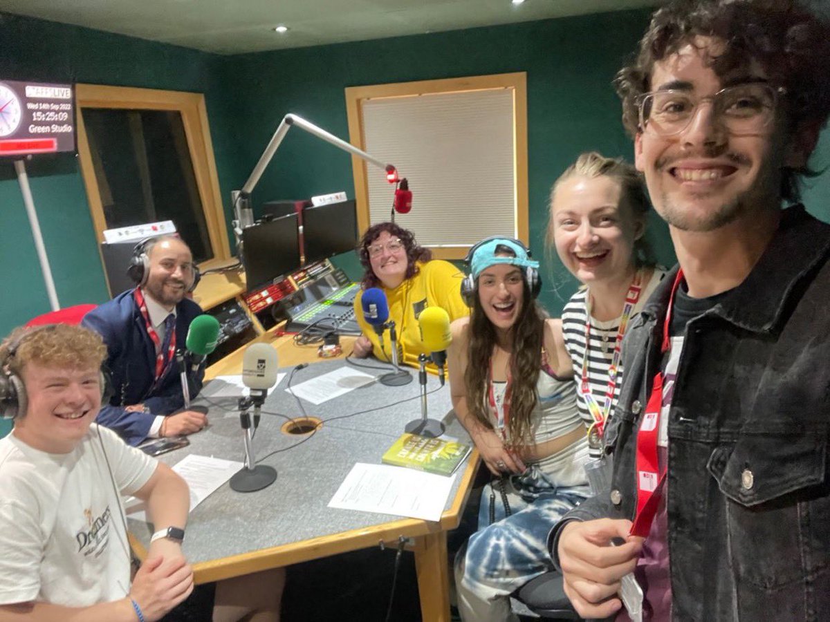 joe_hazzam's tweet photo. Great to be part of #StudentConnectPodcast discussing #lecturer #role & #impact on students' settling @BusinessStaffs @StaffsUni @StaffsUniJSS thank you @lall90 for the invitation and the great work #ProudToBeStaffs For the full episode https://t.co/gcWcVgFvKC https://t.co/KT7Oiz9QbK