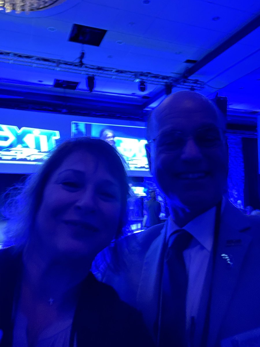 steph4walls's tweet photo. Do do do do do I’m lovin’ it! EXIT Convention 2022 @exitrealtycorp #exitconv #steph4walls https://t.co/wQhhFAtQBh
