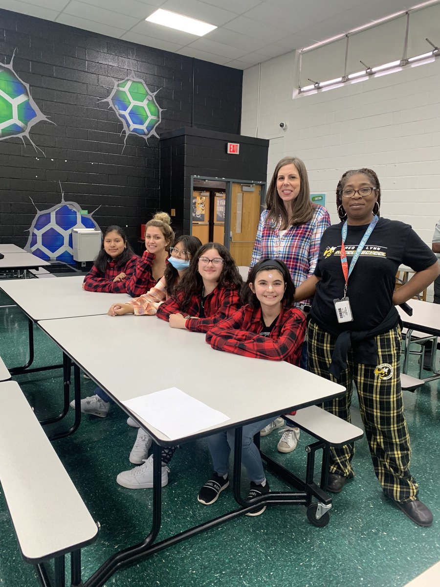 Timberrr Tuesday! Fred Lynn celebrates #bullyawareness When you wear your flannel, make sure its peace you channel. #Flhornets