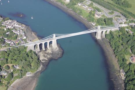 Reminder⚠️ #A5 Menai Bridge is still closed to traffic. The footway across the bridge is open for pedestrians and dismounted cyclists. If there are any changes we'll update accordingly. Thank you for your patience, understanding & cooperation at this time.