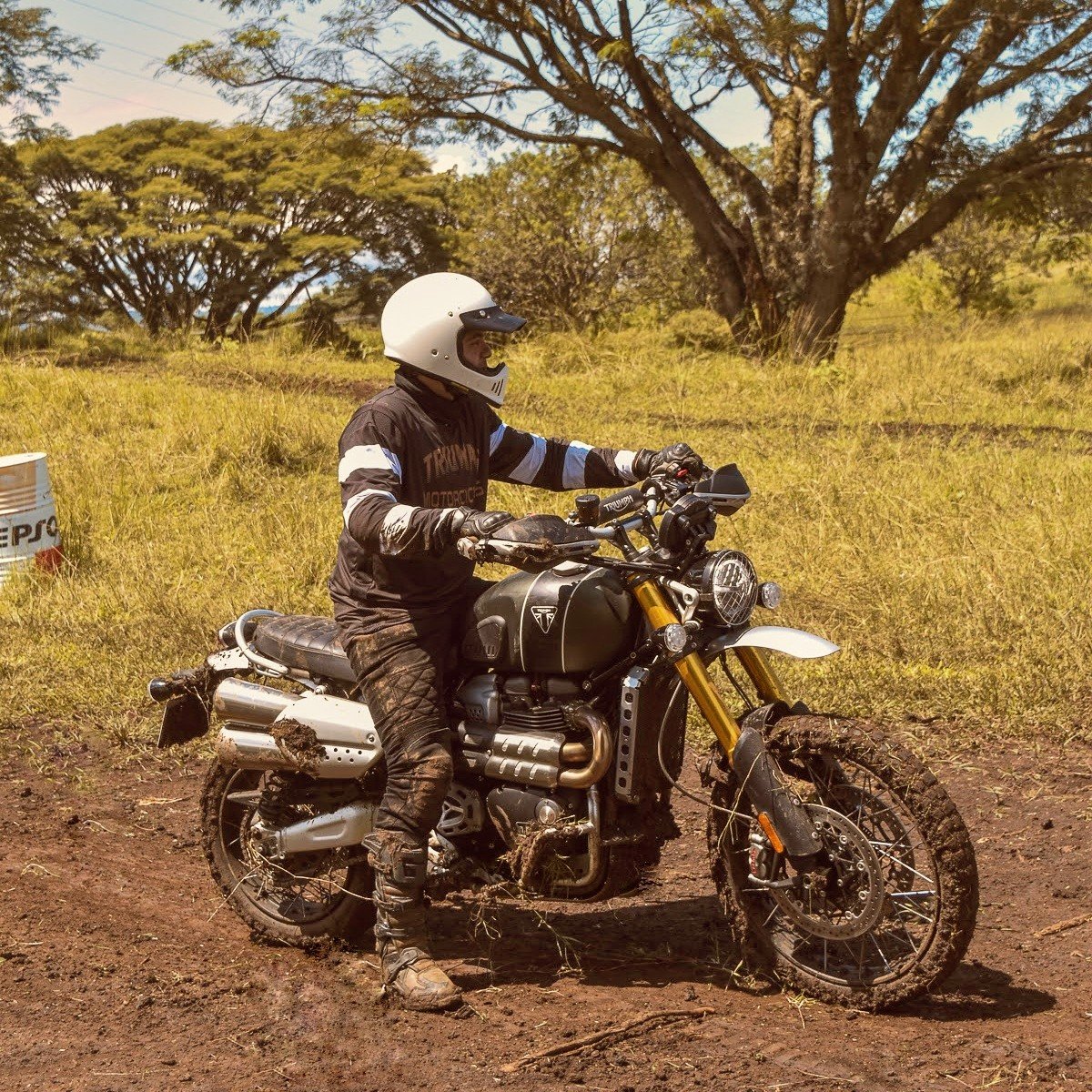 javierRJ's tweet photo. Getting ready to throttle out some mud on the weekend!

@FuelMotorcycles 
@OfficialTriumph https://t.co/sMEkIn3WvF
