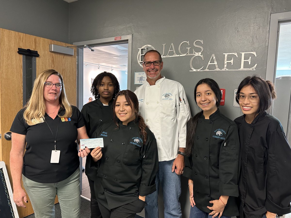 EastLeeCountyHS's tweet photo. Thank you #frlalee for supporting East Lee Countyโs Culinary Academy ๐๐๐ #JagsCafe #leecte #leeschools https://t.co/aI6zSt7QfH