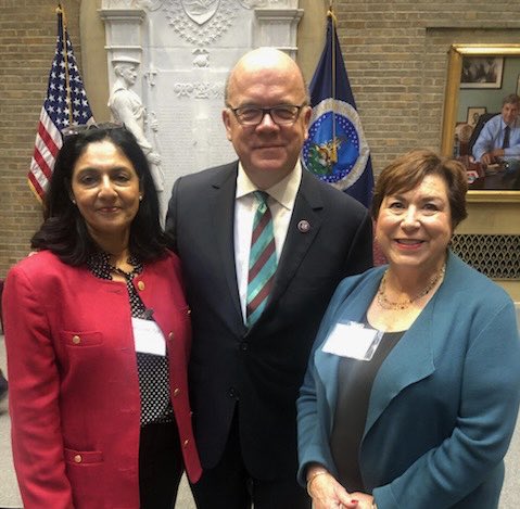 Spoke with Rep McGovern about connecting the dots! With Livleen Gill fellow BOD member Academy of Nitrition and Dietetics. #nutritionsecurity #foodismedicine