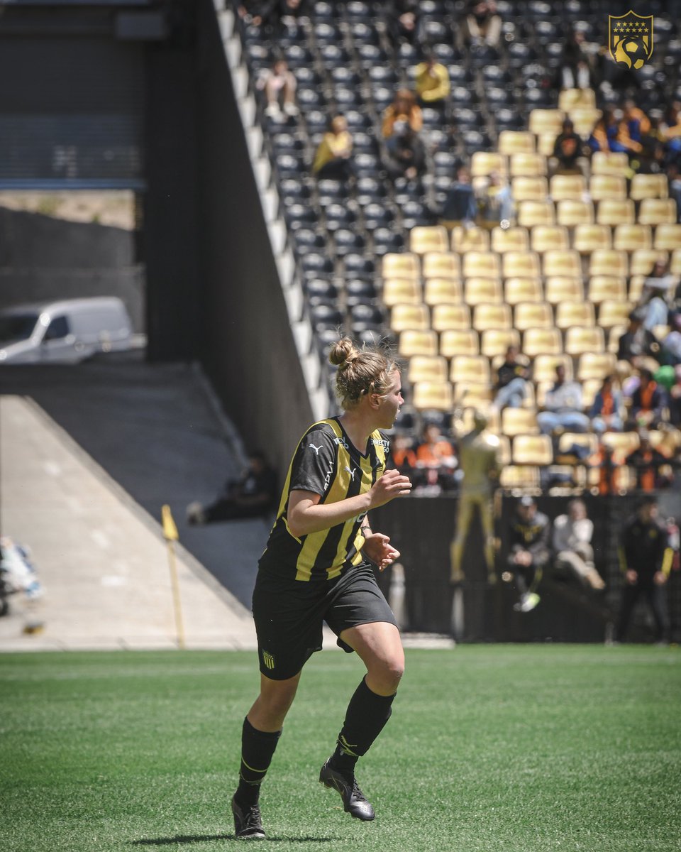 FemeninoCAP's tweet photo. ✅ Debut 
✅ Jugar en el CDS 
✅ +3 pts 
¿𝗔𝗟𝗚𝗢 𝗠𝗔́𝗦? https://t.co/DVg4i7gZoe