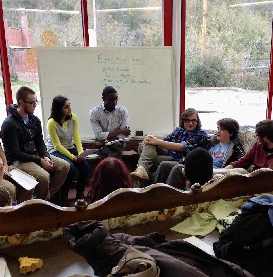 KYStuVoiceTeam's tweet photo. As we continue to mark #KSVT10, we're sharing moments that shaped our vision around just & democratic Ky schools. Flashback to one of our earliest roundtables @Appalshop in 2013 when we realized that listening to other Ss would be at the heart of everything we did going forward. https://t.co/sdzfwD6tgq