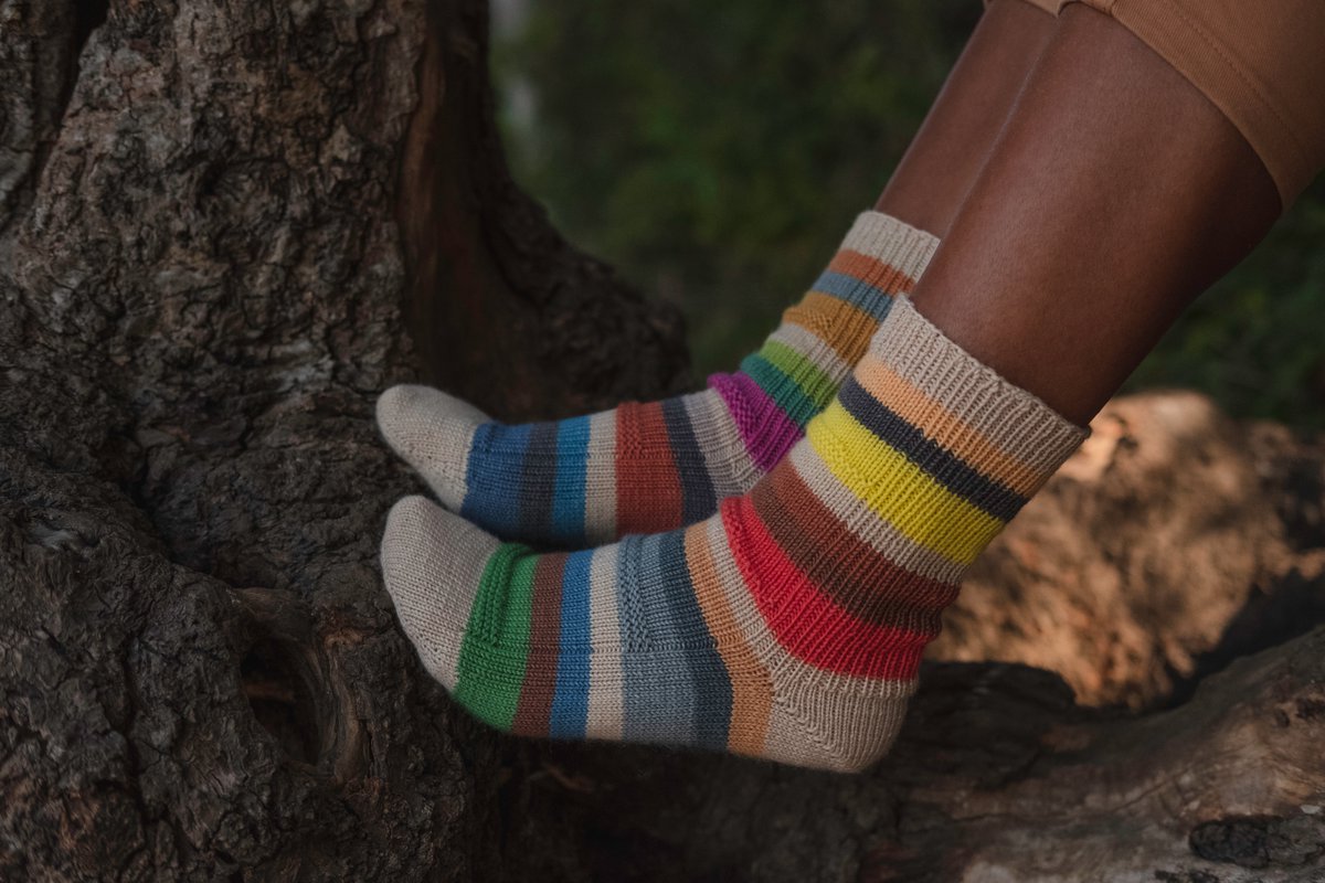 My newest collaboration with Catherine at Gauge Dye Works, A Checklist of Birds, is a great basic sock pattern that I think you’ll love for all sorts of projects! If you’ve been thinking of casting on, here’s an FAQ for you! andrearangel.com/andrearangelbl…