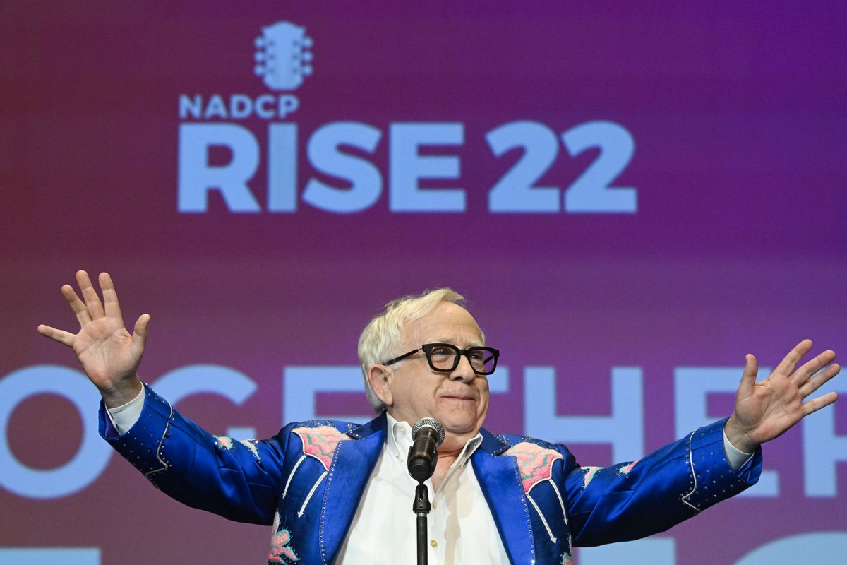 _ALLRISE_'s tweet photo. We're heartbroken over the loss of All Rise Ambassador @thelesliejordan. A beacon of light and laughter, a joyful advocate for #recovery. Our thoughts are with his family and friends, especially @travisfnhoward, who helped bring Leslie into our treatment court family. @maffyfitz https://t.co/K1diUd4wl1