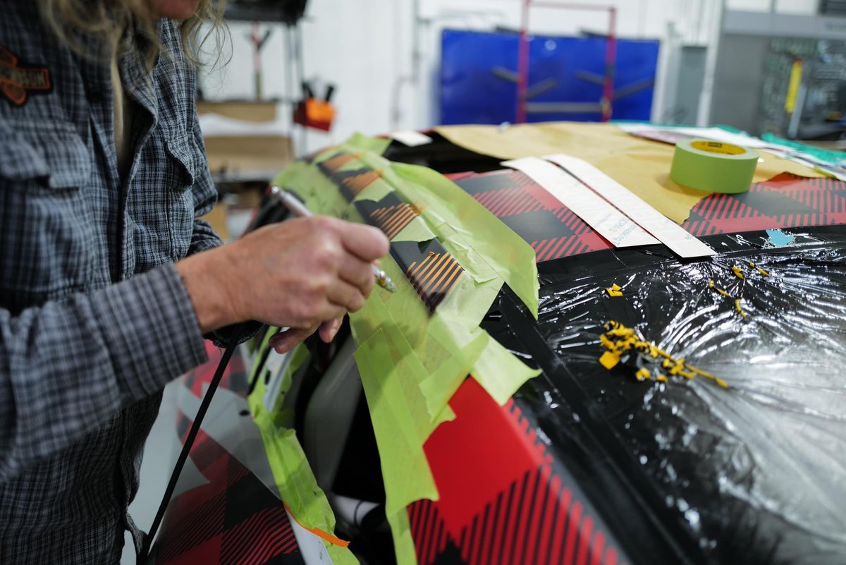 pfaffmotorsport's tweet photo. What do we have here?๐ง A sneak peek at the special #PaintItPlaid project to be unveiled at SEMA! Stay tunedโฆ
#IMSA | #PlaidPorsche | #FueledByDriveway https://t.co/43i5VB9ujP