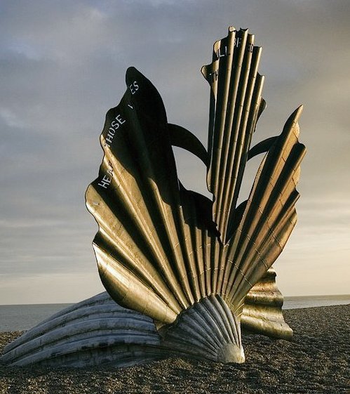 womensart1's tweet photo. Scallop, 2003, Aldeburgh Beach, Suffolk by Maggi Hambling, "I hear those voices that will not be drowned" Benjamin Britten tribute #womensart https://t.co/PtwOMVRyLN