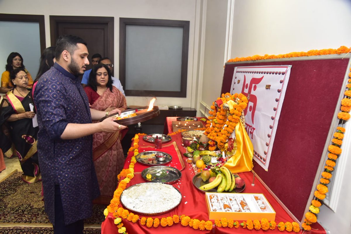 bbdec_official's tweet photo. Glimpses of Diwali Celebration at BBD Educational Group
#bbdgroup #BBD #bbdec #festival #HappyDiwali https://t.co/cqq6CNS64w