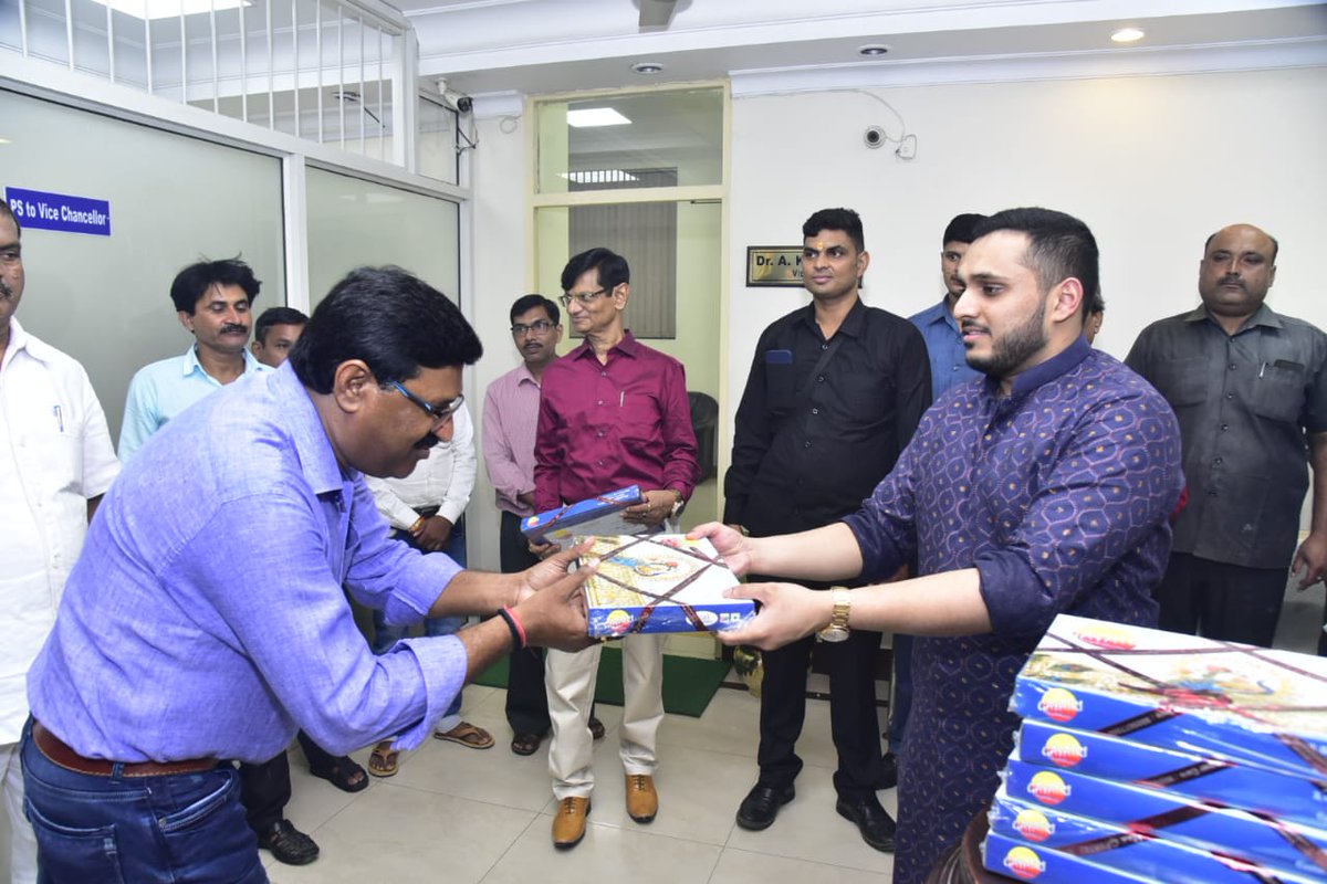 bbdec_official's tweet photo. Glimpses of Diwali Celebration at BBD Educational Group
#bbdgroup #BBD #bbdec #festival #HappyDiwali https://t.co/cqq6CNS64w