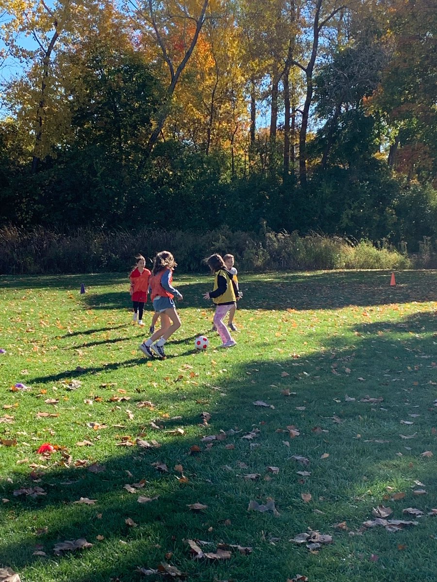 PlankNorthPE's tweet photo. A little soccer @PlankNorthPride #Beautifulfallday https://t.co/fbegV8FbJs