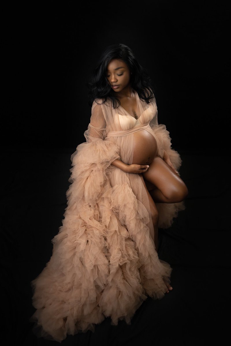 aintgotitbro's tweet photo. Good morning! We had a great time shooting this maternity session. She loved her images so much and that’s all we can ask for 🙏🏽 https://t.co/bqtDsBLD5h