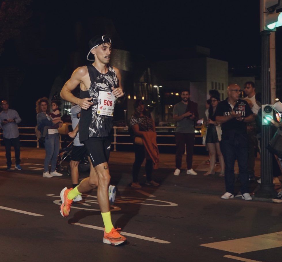 El sábado pasado finalicé mi primera Marathon y creo que ya tengo el veneno en la sangre 😏

Pasadan zapatuan nire lehen maratoia bukatu neban ta pentsateot pozoia barnean dekodala😏

EGURREEEE🤟

@BilbaoMarathon