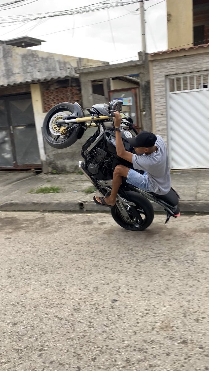 jeanbatistabor2's tweet photo. Na rlk do piloto 📸 https://t.co/1W7NdskQCr