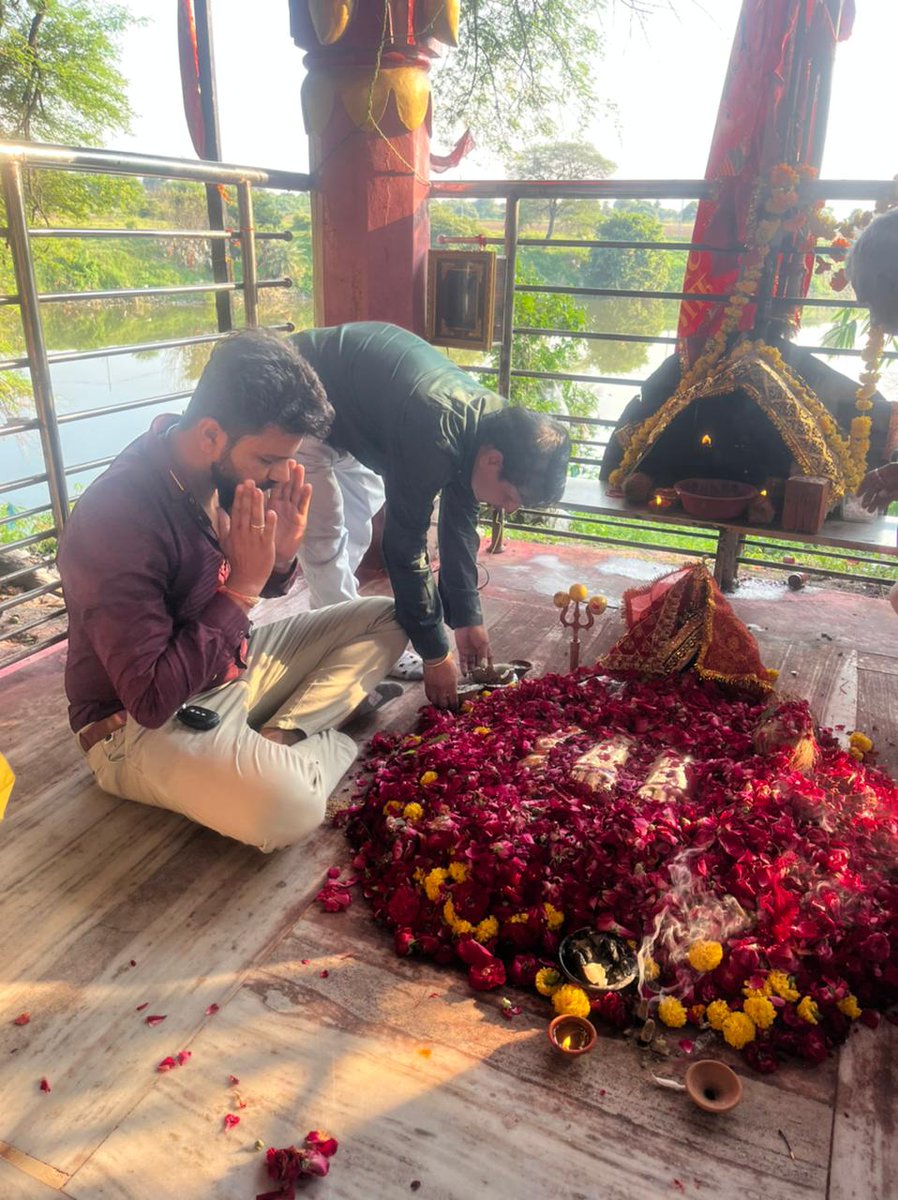 Tejmukati's tweet photo. Jay maa meldi https://t.co/VqnUGprGk3