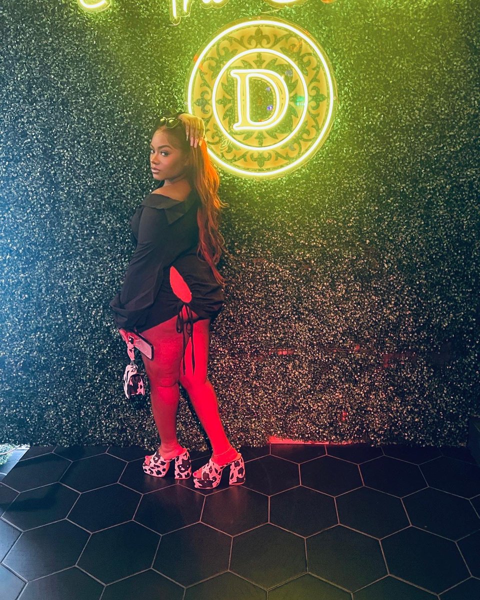 CarmenDaPlaya's tweet photo. Do it like it’s yo bday 💓🤞🏾 https://t.co/o9L823b7hV