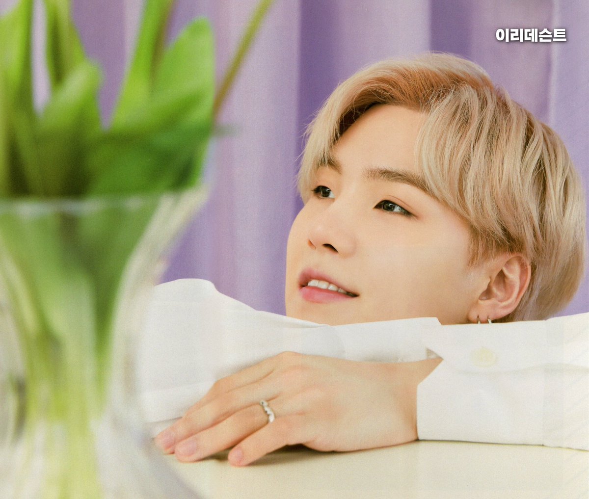 iridescent9595_'s tweet photo. [SCAN] BTS JAPAN OFFICIAL Vol.10
윤기 
#MAMAVOTE  #bts @BTS_twt 
윤기메리미💍 https://t.co/A2rNgZbnib