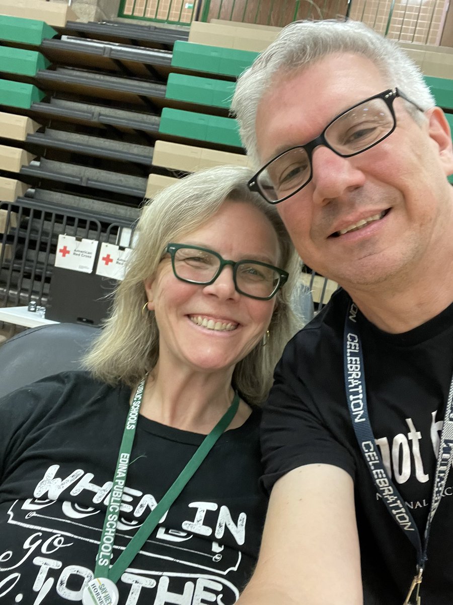 Thanks <a href="/edinahornets/">Edina Hornets</a> <a href="/EdinaStudCo/">Student Council</a> for making it easy to donate at today’s <a href="/RedCross/">American Red Cross</a> blood drive! 🐝 💚 🩸