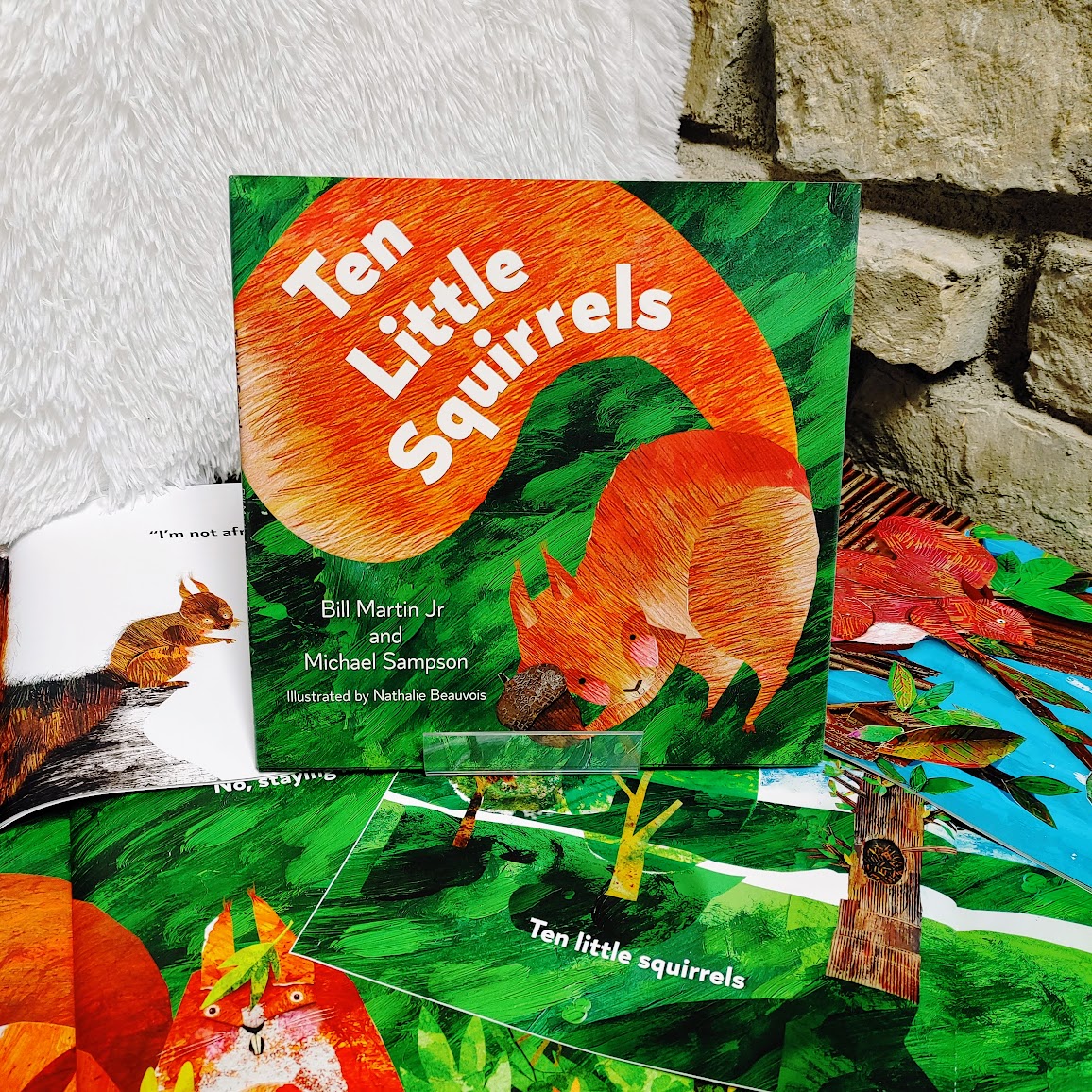 The day has finally arrived! TEN LITTLE SQUIRRELS by Bill Martin Jr and Michael Sampson is now available!

Order your copy at the link below!
amazon.com/Ten-Little-Squ…

#kidlit #ChildrensBooks #picturebook #NewReleases #booktwt