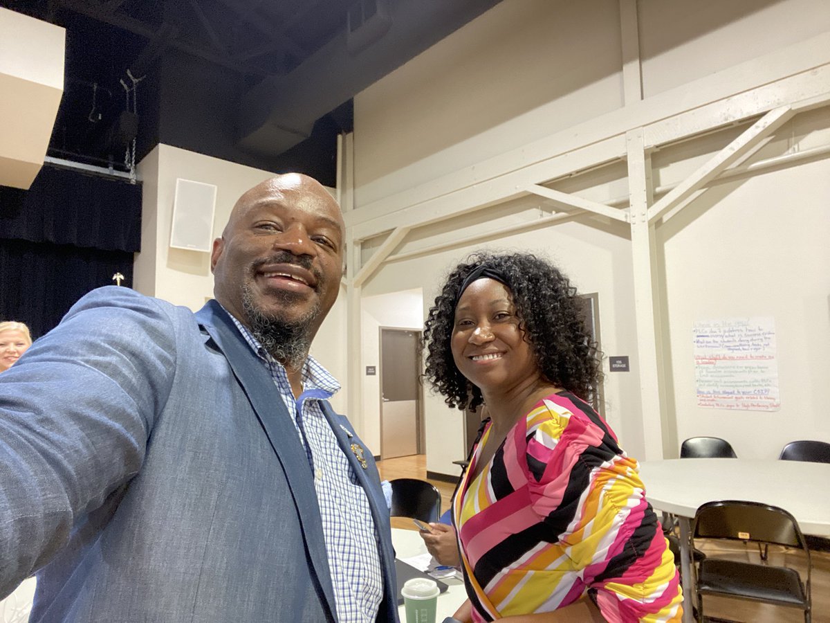 Seabrookroyal2's tweet photo. #PrincipalsLearnToo @CarverRoadMS #2185Pride #CelebaratingTheAwesomenessofNajaDouglasCelebratingSuccessofDisciplinaryReductions @AnneStreetES https://t.co/p60D4pc01f