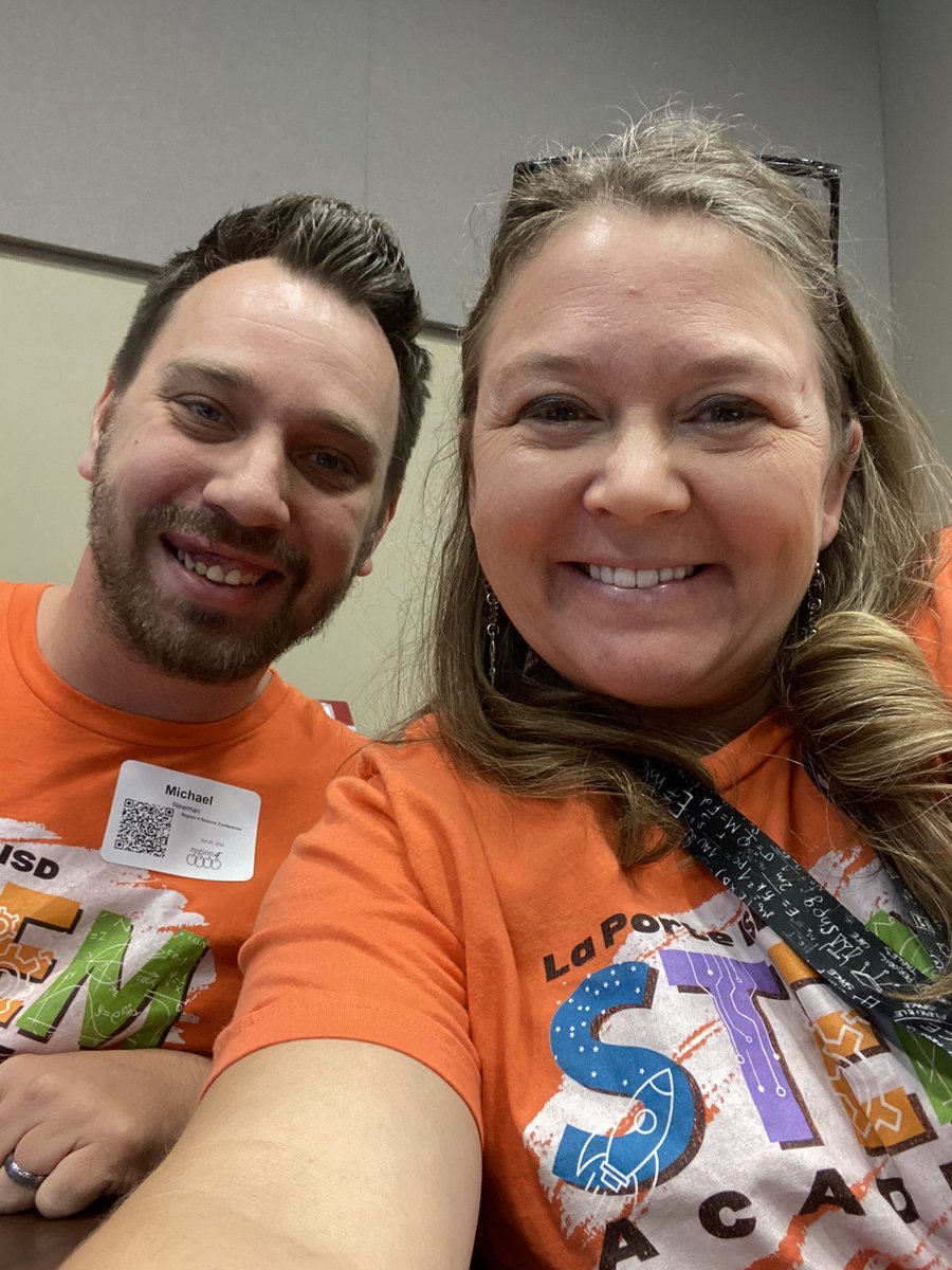 LPFrizzle's tweet photo. Representing the LPISD STEM Academy at the #R4SciConf. #ChooseLP #LPSTEM @Evolvingclassrm https://t.co/pyqk9xknk2