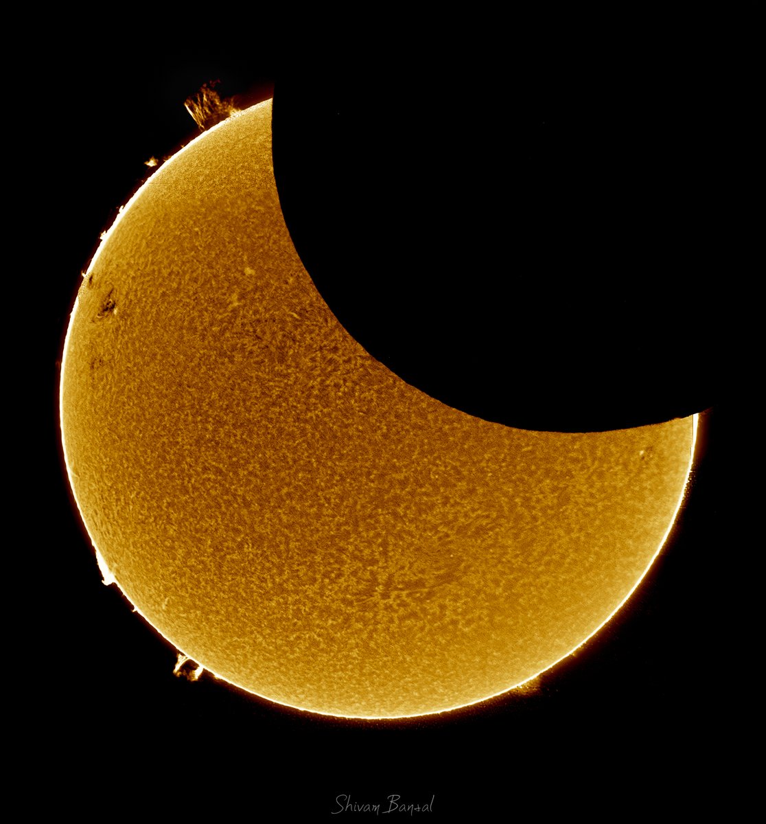 cubershivam's tweet photo. Today's partial solar eclipse captured in Hydrogen Alpha by me from Agra, India https://t.co/vWsMMOD3eR