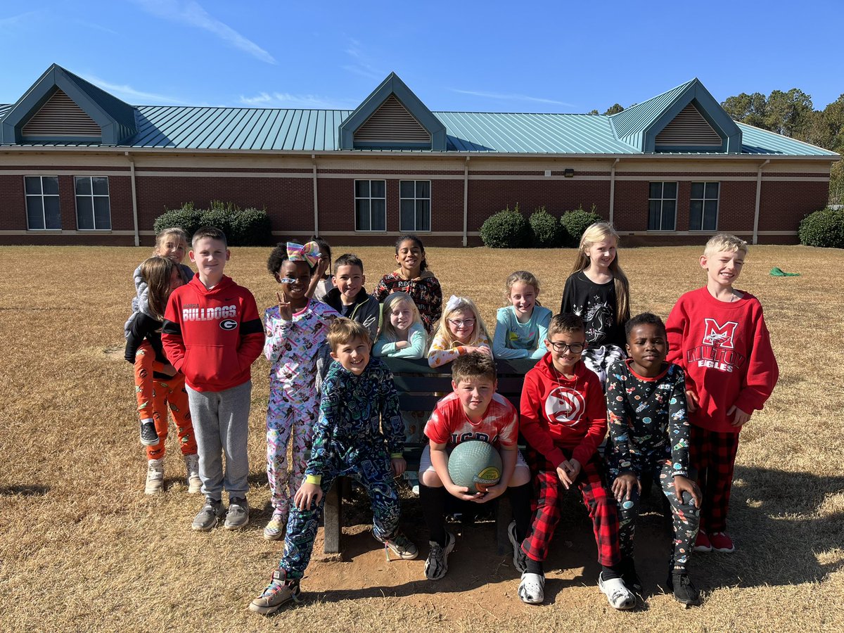 Edenfield3rd's tweet photo. Red Ribbon Week! Follow your Dreams Now and Later @NHE_HCS @MickiFoster  #RRW2022 https://t.co/5tzFCY2d9B