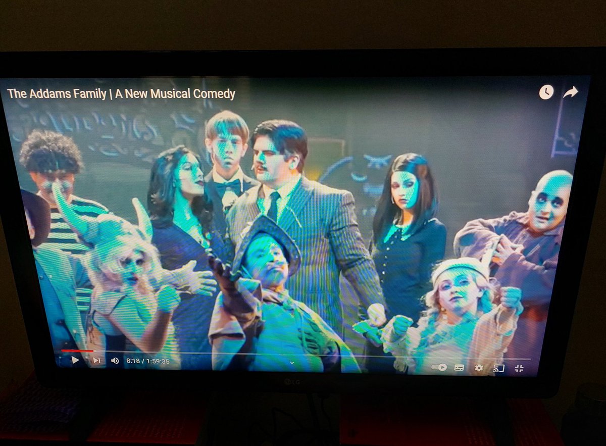 ARisadaDaGilda's tweet photo. Bom dia com musical The Addams Family 
👻👻 https://t.co/DzUBzr5sLj