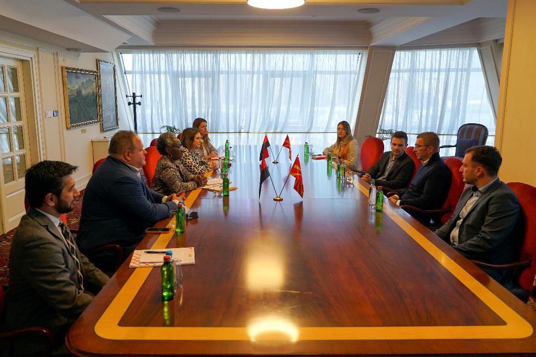 На денешната средба со претставници на <a href="/NDI/">National Democratic Institute</a> во Македонија, разговаравме за актуелната политичка и економска состојба во Македонија.
Воедно, упативме и благодарност за континуираната поддршка која ја дава на ВМРО-ДПМНЕ во јакнење на капацитетите на партијата.