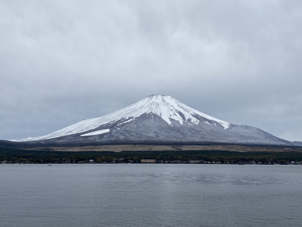 Saaa144's tweet photo. #富士山真っ白 
#富士山
#山中湖 https://t.co/iApE2Ke1cN