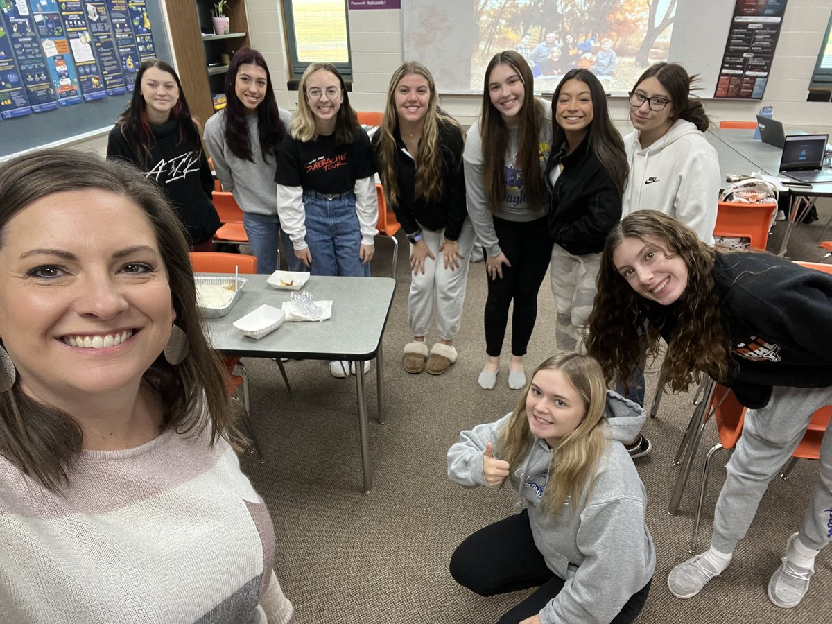 Holcomb Yearbook tweet media