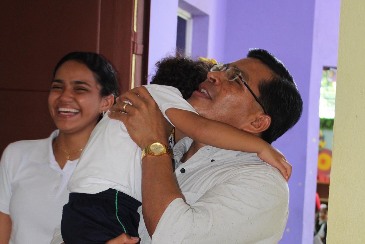 AmigosForChrist's tweet image. We&apos;re taking notes from our Accounting Team. They recently took a break from crunching numbers and went on a trip to the Amigos Academy to spend time with the students learning, playing, and just being, juntos. 

#PeopleOverProgress #TransformingLife #ChristMoreVisible