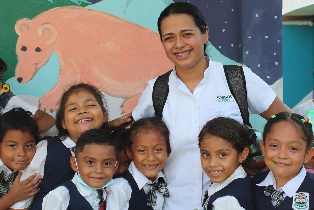 AmigosForChrist's tweet image. We&apos;re taking notes from our Accounting Team. They recently took a break from crunching numbers and went on a trip to the Amigos Academy to spend time with the students learning, playing, and just being, juntos. 

#PeopleOverProgress #TransformingLife #ChristMoreVisible