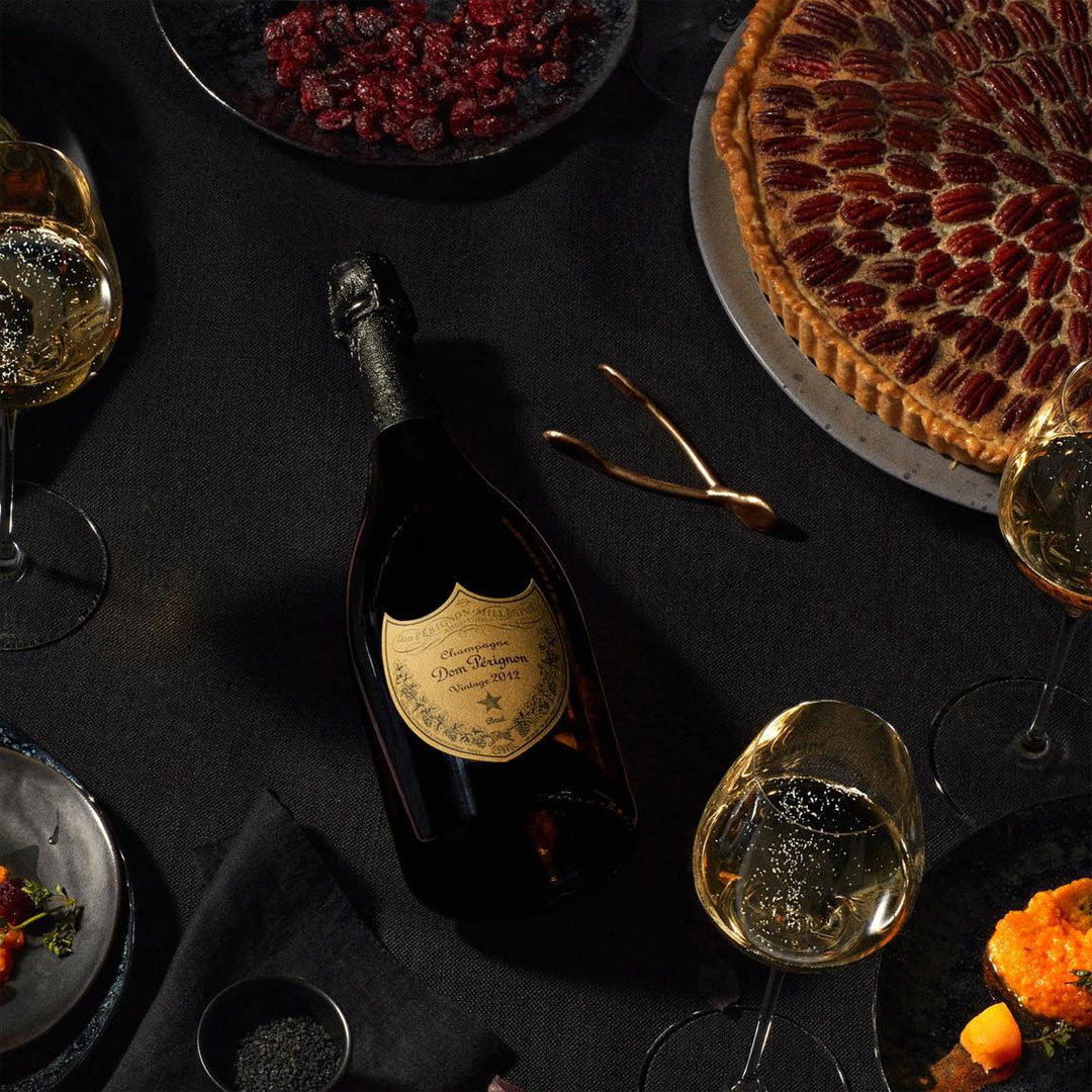 WheelersGifts's tweet photo. There's nothing like pairing your Dom Pérignon with a magnificent feast this Christmas 🍽

-

#DomPérignon #DomPérignonVintage2012 #Christmas #ChristmasGift #Personalisation #Engraving https://t.co/bZ0fTL8NnP