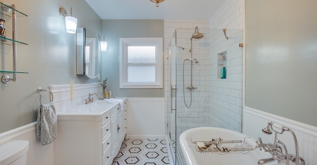 HomeBeautified's tweet photo. Before and After: 3 Bathroom Remodels With Vintage Vibes https://t.co/fBNIP8QML3 https://t.co/Sq2HtDciGQ