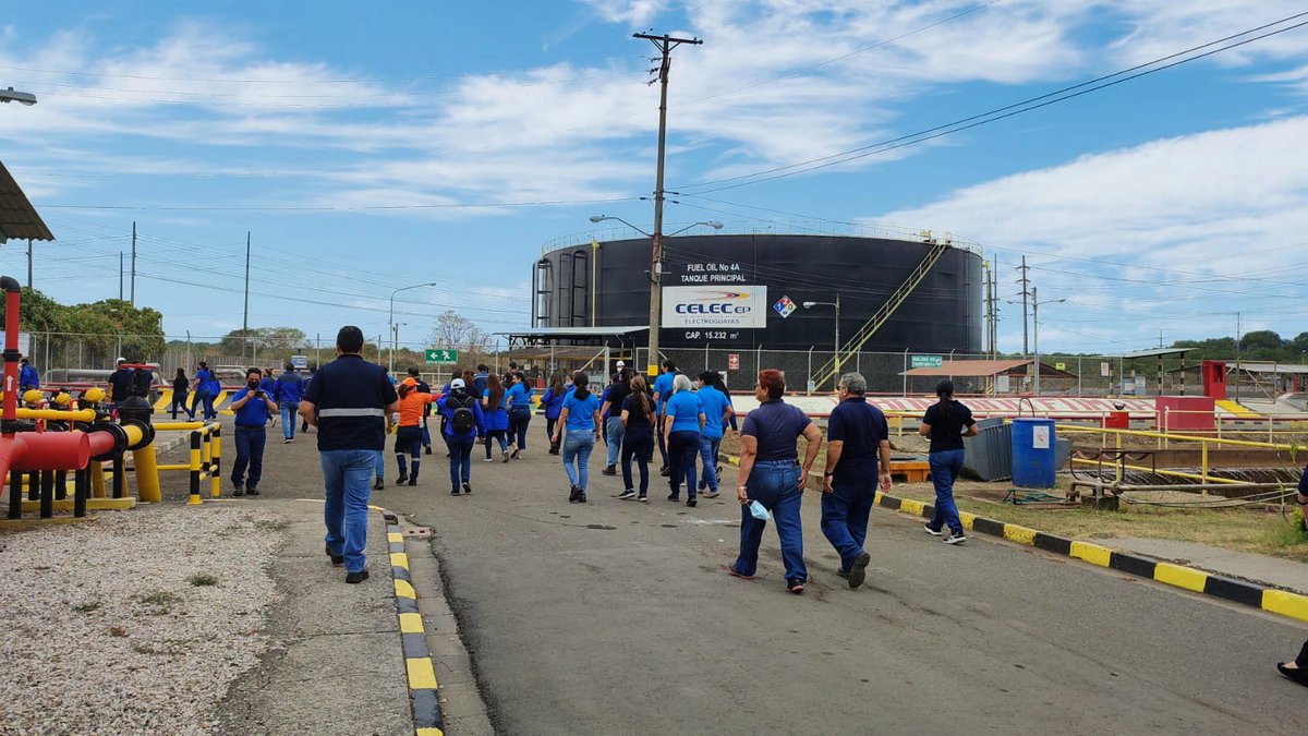 Electro_Guayas's tweet photo. .@Electro_Guayas participa en simulacro simulacro por sismo-tsunami, organizado por @Riesgos_Ec. Esta actividad permite que el personal  se encuentre preparado para este tipo de siniestro #EnergíaConPropósito https://t.co/nEfsqXdWSm