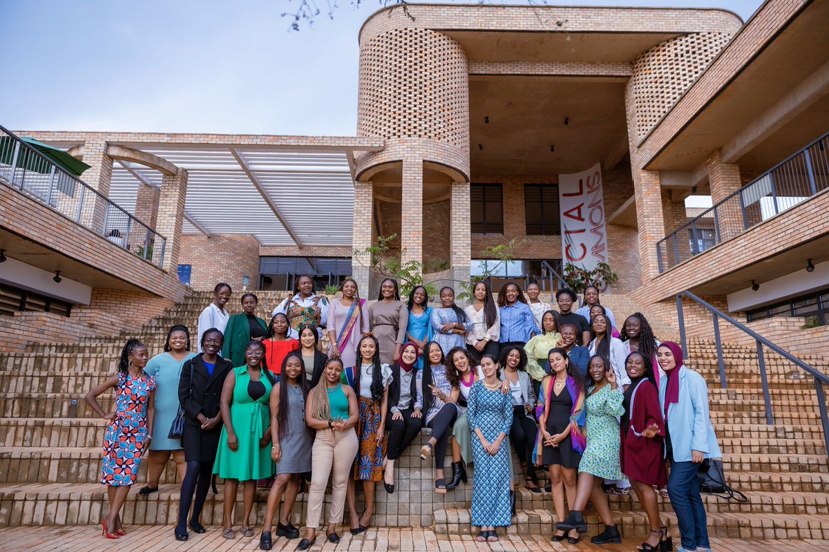 At the African Leadership University in #Kigali last week with @JobeNdeyamie! Amazed by how ambitious & inspiring these students are. Thank you, @alueducation, for having us & the great job you are doing in unleashing the full potential of African youth
#AfYWL #AfricanWomenLead