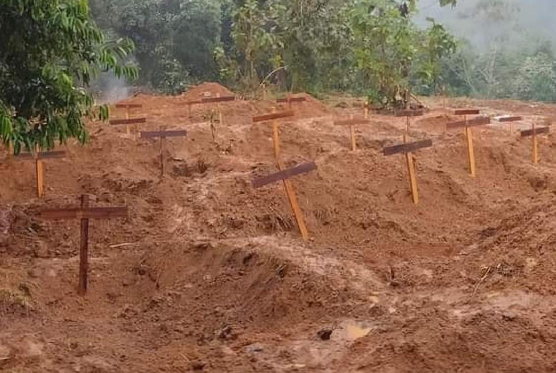 ဖားကန့်တွင် စစ်လေယာဉ်ဖြင့် ပစ်ခတ်မှုကြောင့် ကျဆုံးသူ ပြည်သူများအားလုံးကို ယနေ့ ညနေတွင် သဂြိုလ်လိုက်ပြီး အဆို တော် Aurali ၊ အဆိုတော်  Galau Yaw Li သေဆုံးမှု အတည်ပြု၊  မင်းသားကြီးဇော်ဒိန်နှင့် ဂီတသမား ၇ ဦး  ဆေးကုသမှု ခံယူနေ read more-> t.me/khitthitnews/6…