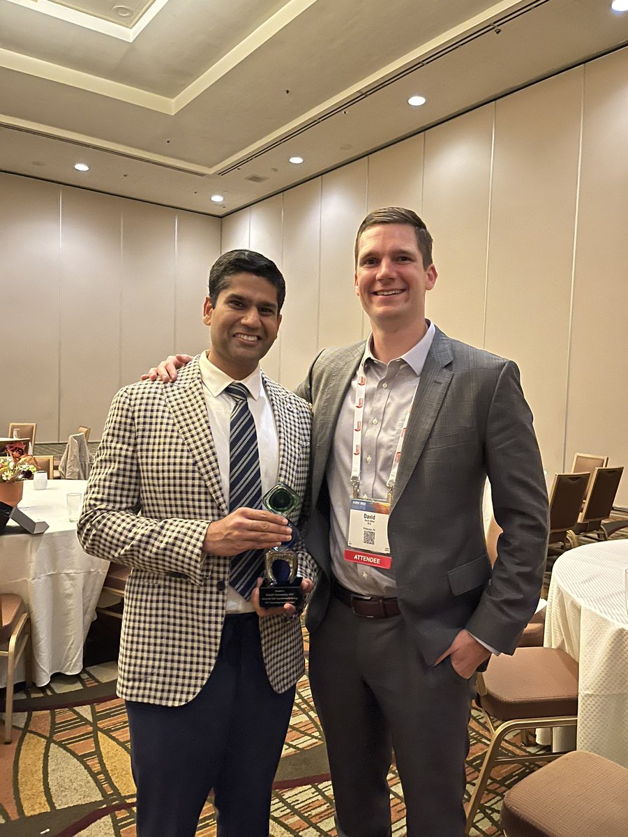 Celebrating with @ranjithramamd after he received the SMRU Outstanding Researcher Award at #asrm2022 can’t wait for fellowship next year! #mentorship #ramasamyteam