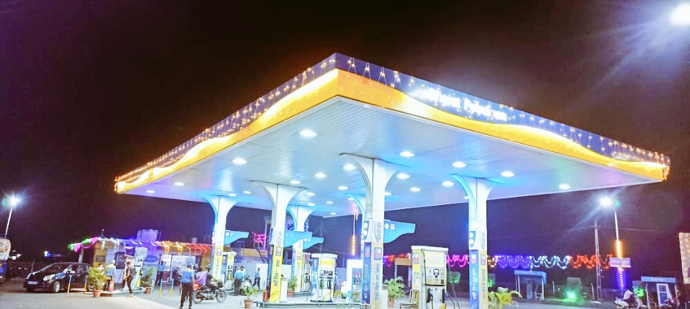BPCLRETAILSURAT's tweet photo. Wishing all our valued patrons abundance of joy this Diwali. 
From the #BPCL team at C P Shah &amp; Sons, Atul
#HappyDiwali #photooftheday #powerwithinyou
#PureforSure #BharatPetroleum #BPCLfuelstations #EnergisingLives 
@BPCLimited @kulsachin2412 @SupratimB1 https://t.co/m2gt9Zj3vW