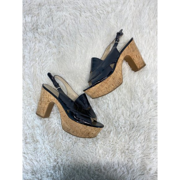 JenniPeaden's tweet photo. So good I had to share! Check out all the items I'm loving on @Poshmarkapp #poshmark #fashion #style #shopmycloset #nike #freepeople: https://t.co/ijW0So9ltn https://t.co/tiKMuBwiau