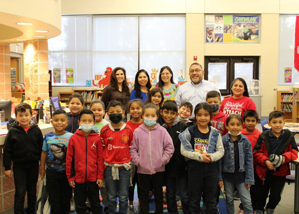 🌞This morning, I visited our Carvajal Elementary school students to read the children's book on Emma Tenayuca's life called "That's Not Fair!/¡No es Justo!" Thank you for having me, and I look forward to visiting again!📚